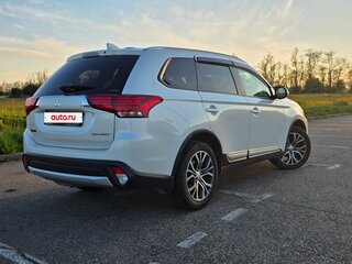 2018 Mitsubishi Outlander III Рестайлинг 2, белый, 1790000 рублей, вид 5