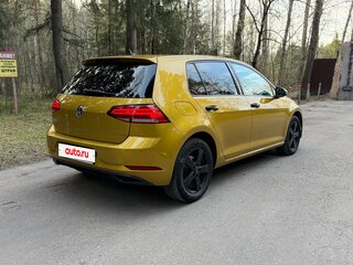 2018 Volkswagen Golf VII Рестайлинг, жёлтый, 1700000 рублей, вид 4