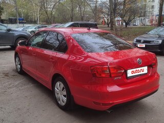 2014 Volkswagen Jetta VI, красный, 1050000 рублей, вид 3