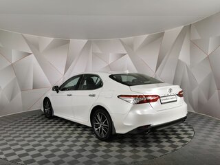 2021 Toyota Camry VIII (XV70) Рестайлинг, белый, 3175150 рублей, вид 4
