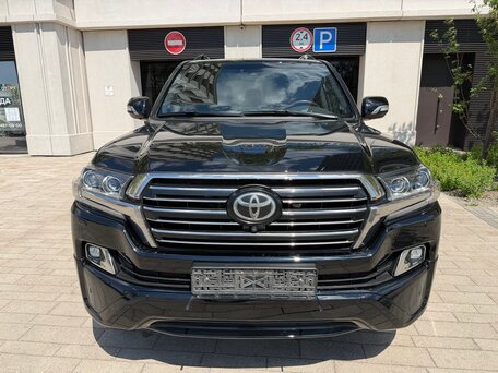 2016 Toyota Land Cruiser 200 Series Рестайлинг 2, чёрный, 6000000 рублей, вид 3