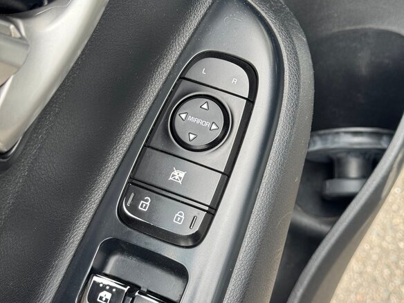 2018 Kia Rio IV, белый, 900000 рублей - вид 10