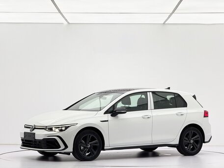 2024 Volkswagen Golf VIII, белый, 2190000 рублей, вид 1