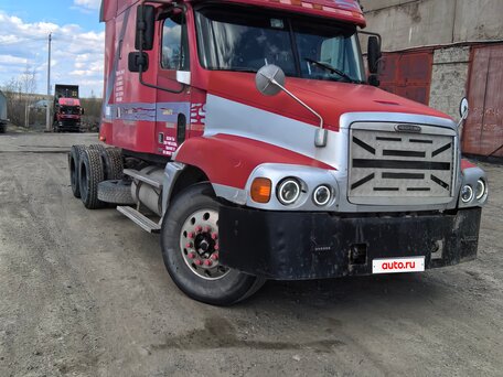 2002 Freightliner Century Class, красный, 1200000 рублей, вид 1