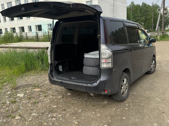 2011 Toyota Voxy II (R70) Рестайлинг, фиолетовый, 1850000 рублей - вид 12