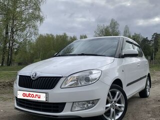 2013 Skoda Fabia II Рестайлинг, белый, 620000 рублей, вид 3