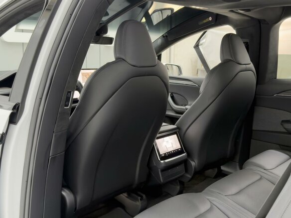 2022 Tesla Model X Long Range I Рестайлинг, белый, 7869000 рублей - вид 10