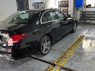 2017 Mercedes-Benz E-Класс 400 V (W213, S213, C238), чёрный, 4100000 рублей, вид 5