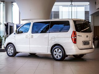 2015 Hyundai Grand Starex I, белый, 1875000 рублей, вид 4