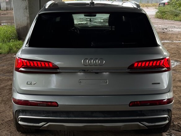 2022 Audi Q7 45 TFSI II (4M) Рестайлинг, серебристый, 5800000 рублей - вид 6
