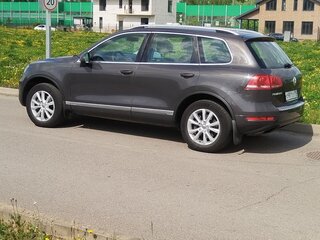 2012 Volkswagen Touareg II, чёрный, 1690000 рублей, вид 3