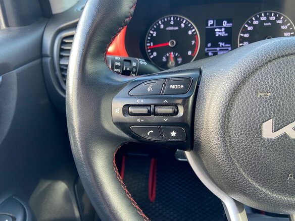 2021 Kia Rio IV Рестайлинг, белый - вид 14