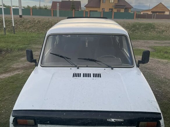 2005 Lada (ВАЗ) 2131 (4x4) Бронто-213102 I, белый, 410000 рублей