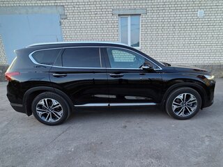2020 Hyundai Santa Fe IV, чёрный, 3350000 рублей, вид 4