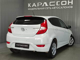 2012 Hyundai Solaris I, белый, 685000 рублей, вид 2
