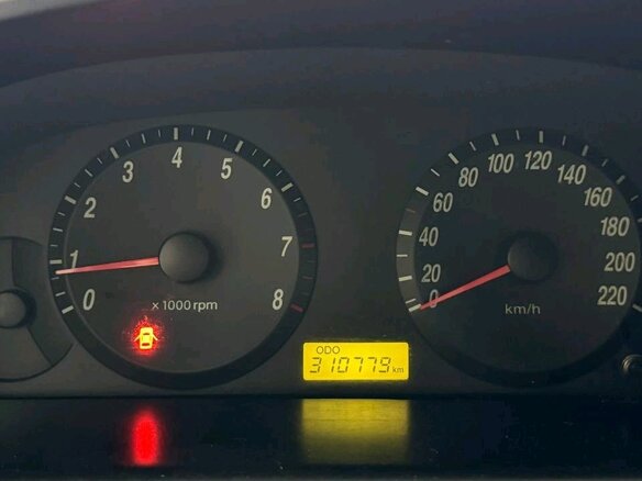 2004 Hyundai Elantra III (XD2) Рестайлинг, красный, 320000 рублей - вид 8