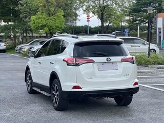 2019 Toyota RAV4 IV (XA40) Рестайлинг, белый, 1900000 рублей, вид 3