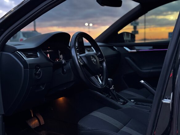 2018 Skoda Octavia III (A7) Рестайлинг, чёрный, 1200000 рублей - вид 20