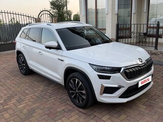 2023 Skoda Kodiaq I Рестайлинг, белый, 4350000 рублей, вид 2