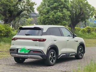 2024 BYD Yuan Up 45.12 kWh, бежевый, 1638401 рублей, вид 5