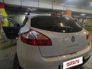 2013 Renault Megane III Рестайлинг, белый, 710000 рублей, вид 3