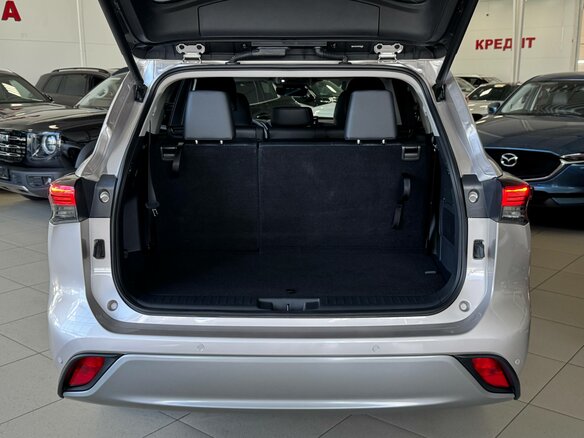 2026 Toyota Highlander IV (XU70), серебристый, 5090000 рублей - вид 17