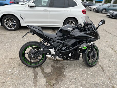 2019 Kawasaki Ninja 650, чёрный, 750000 рублей, вид 2
