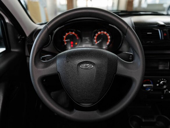 2026 Lada (ВАЗ) Granta I Рестайлинг, белый - вид 17
