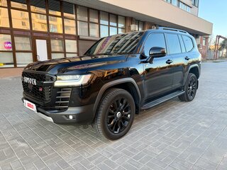 2021 Toyota Land Cruiser 300 Series, чёрный, 10300000 рублей, вид 3