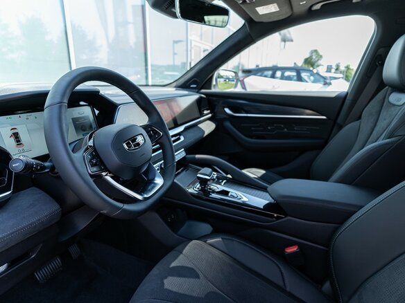 2026 Geely Monjaro I, белый, 4954990 рублей - вид 33