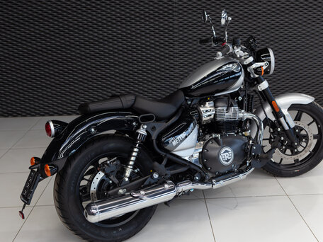 2026 Royal Enfield Super Meteor, серебристый, 773000 рублей, вид 3