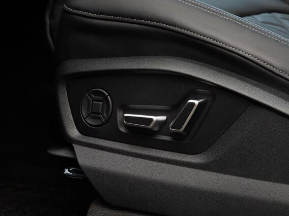 2025 Audi Q7 50 TDI II (4M) Рестайлинг 2, бежевый, 12855077 рублей - вид 17