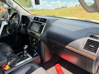 2018 Toyota Land Cruiser Prado 150 Series Рестайлинг 2, белый, 5500000 рублей, вид 5