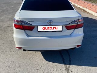 2016 Toyota Camry VII (XV50) Рестайлинг, белый, 1800000 рублей, вид 4