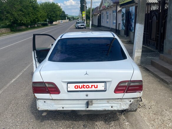 1999 Mercedes-Benz E-Класс 200 II (W210, S210), белый, 199999 рублей - вид 3