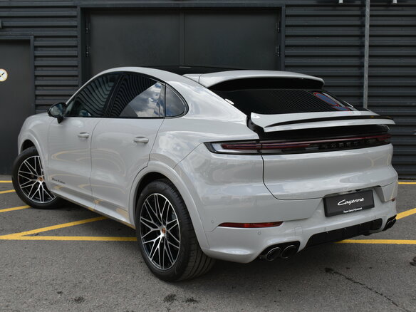 2026 Porsche Cayenne Coupé III Рестайлинг, серый, 19490000 рублей - вид 5