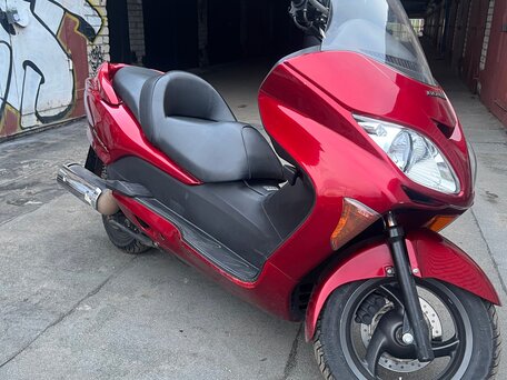2004 Honda Forza, красный, 189000 рублей, вид 3