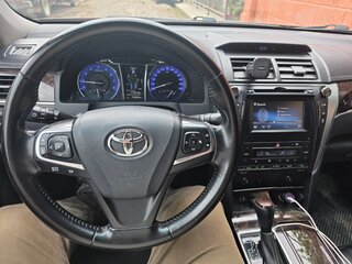2017 Toyota Camry VII (XV50) Рестайлинг 2, коричневый, 1770000 рублей, вид 5