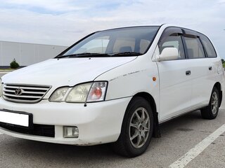 2001 Toyota Gaia, белый, 365000 рублей, вид 1