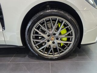 2021 Porsche Panamera 4 E-Hybrid II Рестайлинг, белый, 12399000 рублей, вид 4