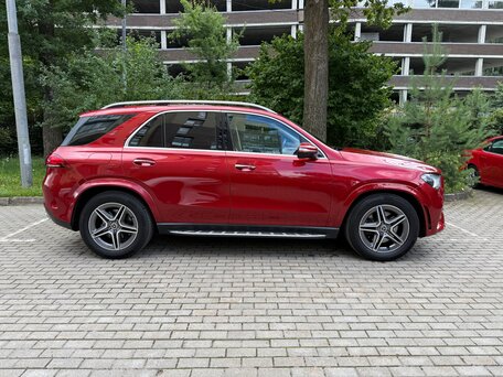 2020 Mercedes-Benz GLE 300 d II (V167), красный, 5550000 рублей, вид 5