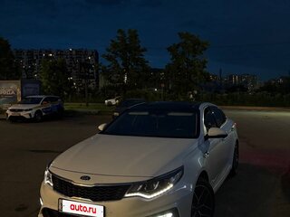2019 Kia Optima IV Рестайлинг, белый, 1790000 рублей, вид 4