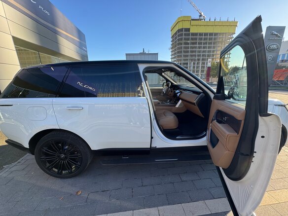 2023 Land Rover Range Rover P530 MHEV Long V, белый, 18000000 рублей - вид 5