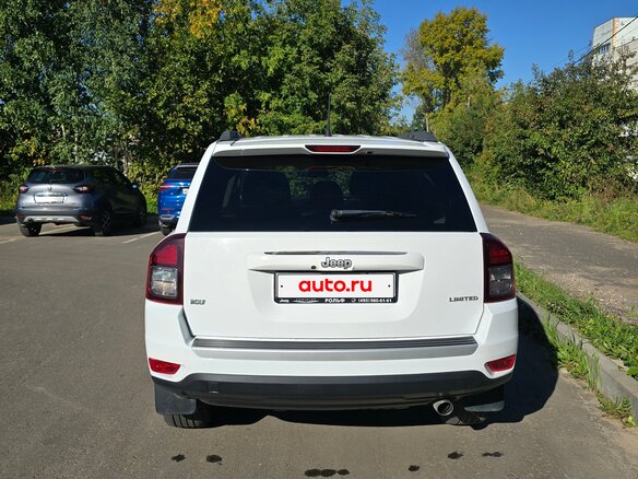 2013 Jeep Compass I Рестайлинг 2, белый - вид 2