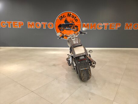 2023 Harley-Davidson Fat Boy, коричневый, 2590000 рублей, вид 4