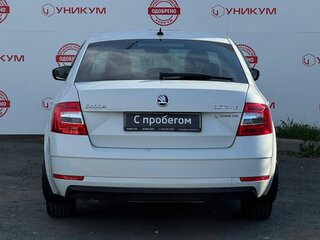 2019 Skoda Octavia III (A7) Рестайлинг, белый, 1799000 рублей, вид 4