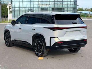 2026 Toyota bZ3X 58.3 kWh, серебристый, 2300000 рублей, вид 5