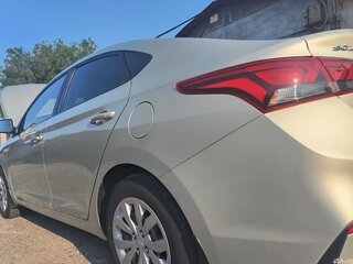 2018 Hyundai Solaris II, бежевый, 1400000 рублей, вид 3