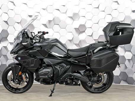 2025 BMW R 1300 RT, чёрный, 2977000 рублей, вид 4