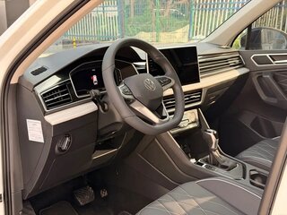 2024 Volkswagen Tiguan Allspace II Рестайлинг, чёрный, 2395000 рублей, вид 5